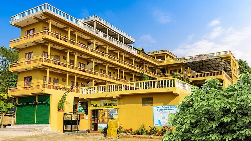 Hotel Nature Heritage Chitwan Bagian luar foto