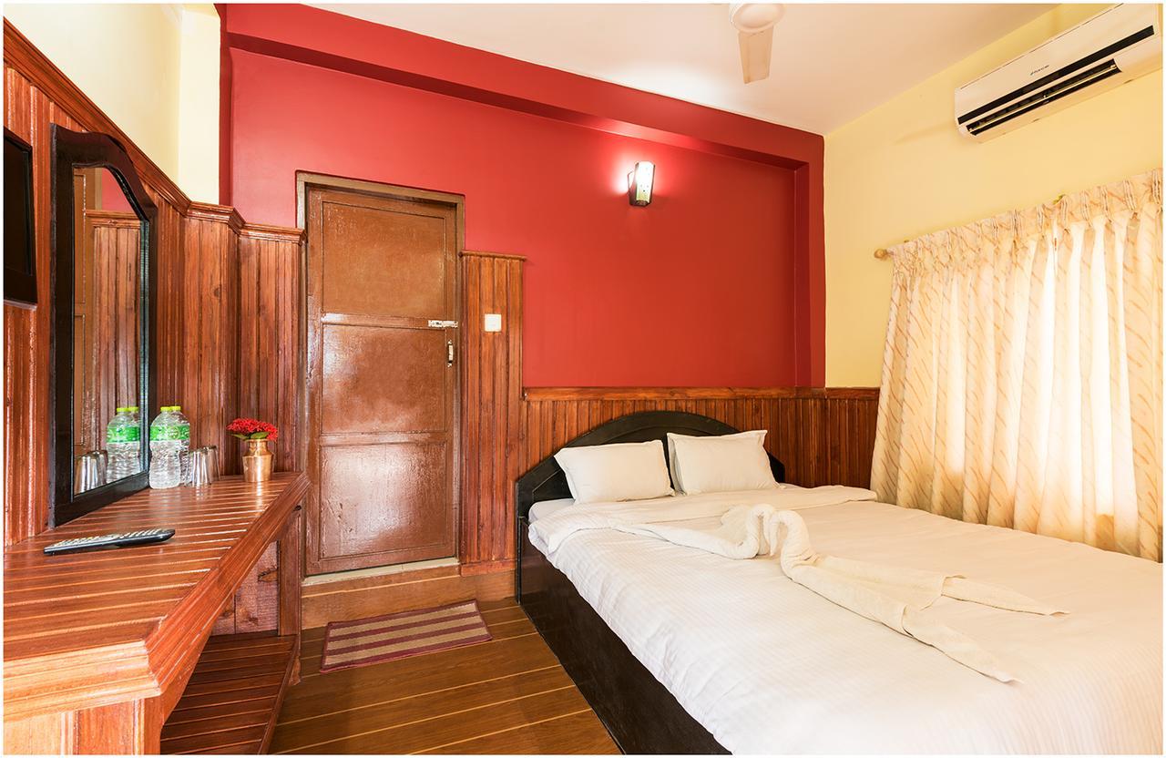 Hotel Nature Heritage Chitwan Bagian luar foto